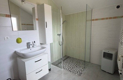 Vetraz-Monthoux Apartment | Superb T3 quiet with private parking min Geneva