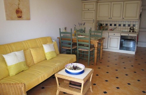 Cavalaire-sur-Mer Apartment | Superbe appartement T3 avec terrasse et parking à Cavalaire-sur-Mer - FR-1-100-206
