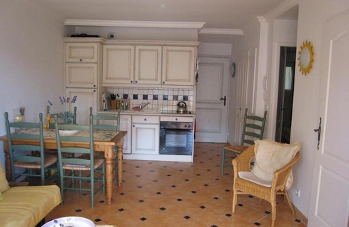 Cavalaire-sur-Mer Apartment | Superbe appartement T3 avec terrasse et parking à Cavalaire-sur-Mer - FR-1-100-206