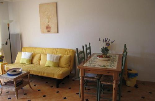 Cavalaire-sur-Mer Apartment | Superbe appartement T3 avec terrasse et parking à Cavalaire-sur-Mer - FR-1-100-206