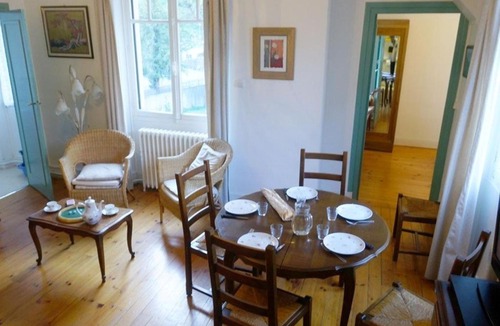 Bagneres-de-Luchon Apartment | Superbe T3 pour 7 pers. avec Wi-Fi et Parking à Luchon - FR-1-313-188