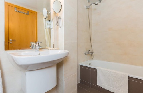 Cornella de Llobregat Apartment | Superior apartment with balcony and lovely decoration 221