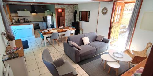 Blassac House | Sur les Rives du Haut Allier
