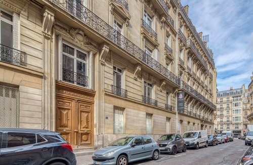 Champs-Elysees Apartment | Sweett | Cerisoles D