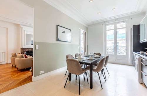 Champs-Elysees Apartment | Sweett | Cerisoles G