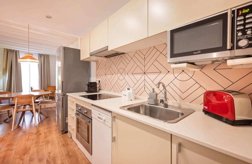 Gothic Quarter Apartment | Sweett | Gothic II - Three Bedroom Apartment, Sleeps 7