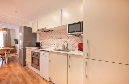Gothic Quarter Apartment | Sweett | Gothic III - Three Bedroom Apartment, Sleeps 7