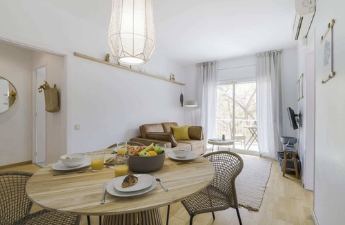 el Fort Pienc Apartment | Sweett | Monumental - Three Bedroom Apartment, Sleeps 6