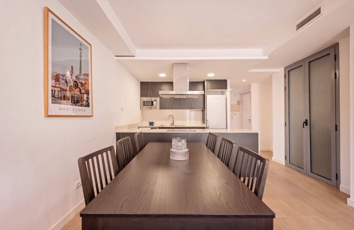 La Ribera Apartment | Sweett | Symphonic Central 202