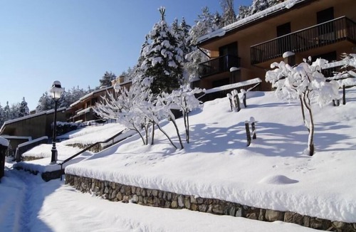 Guillaumes Apartment | Swimming pool, terrace, parking, tv, 51m², Valberg/Beuil