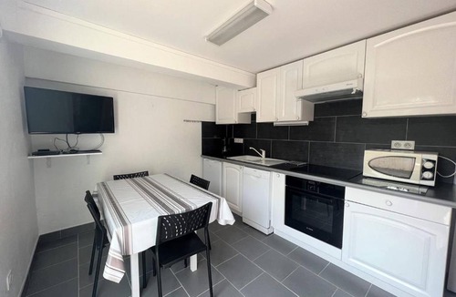 Cambo-les-Bains Apartment | T1 Bis Cambo-les-Bains, 2 Pers, WiFi, Terrasse - FR-1-495-91