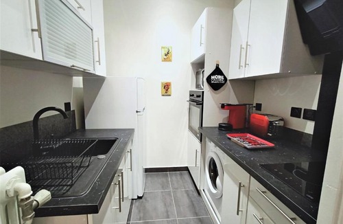 Aix-les-Bains City Center Apartment | T1 Bis Centre Aix-les-Bains, 2 pers, Animaux admis - FR-1-555-44