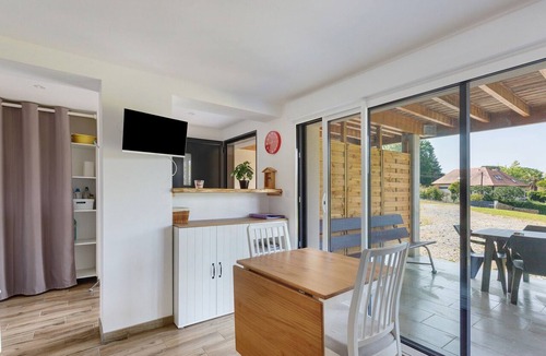 Salies-de-Bearn Apartment | T2 Antipuyou Apartment – Private Terrace, Wi-Fi & Air Conditioning