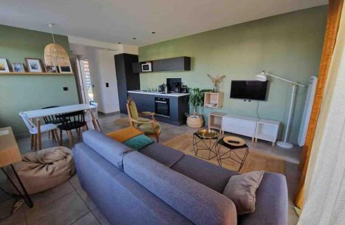 Larressore Apartment | T2 Coeur village basque, avec terrasse, Artzamendi