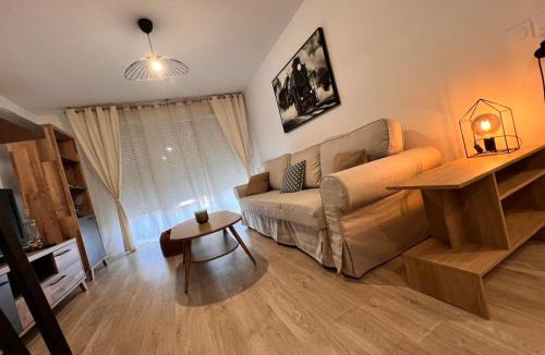 Saint-Andre-de-Cubzac Apartment | T2 Cosy avec Terrasse & 2 parkings privés