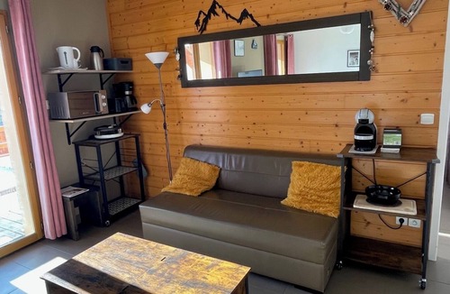 Font-Romeu-Odeillo-Via Apartment | T2 Plein Centre Font Romeu Facing the cable cars Heated swimming pool Sauna Hammam Garage