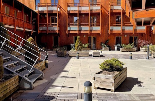 Font-Romeu-Odeillo-Via Apartment | T2 Plein Centre Font Romeu Facing the cable cars Heated swimming pool Sauna Hammam Garage