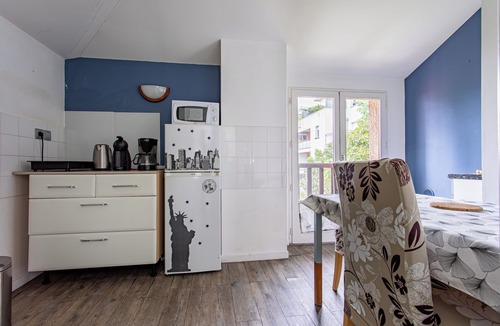 Patte d'Oie Apartment | 🔥 T2 Toulouse Centre St Cyprien Queen Size bed, air conditioning, terrace, quiet, comfort