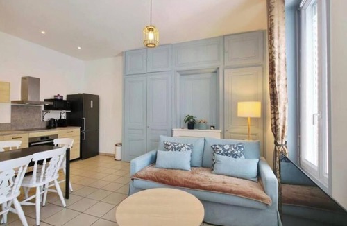 Republique - Tolstoi Apartment | T2 with air conditioning for rent Villeurbanne