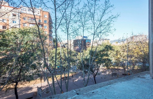 La Nova Esquerra de l'Eixample Apartment | TARRADELLAS 3, PARA 14 PERSONAS, muy cerca Estació de Sants, llegada tren aeropuerto, muy bien comunicado y rodeado de comercios y restaurants