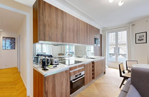Quartier de la Porte-Saint-Denis Apartment | TBS 119 - Fabulous apartment near the Musée Grévin