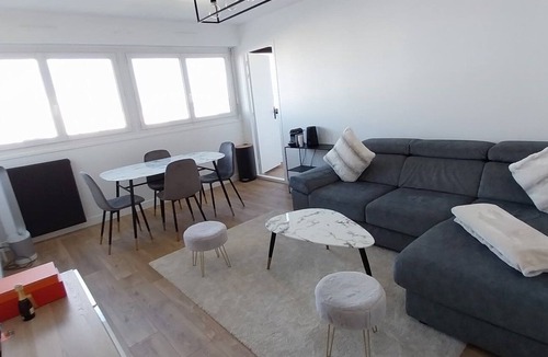 Chenevier-Demenitroux Apartment | TEA&CHILL - La Garçonnière - Metro at 4min