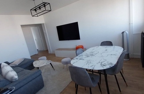 Chenevier-Demenitroux Apartment | TEA&CHILL - La Garçonnière - Metro at 4min