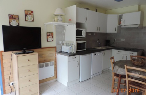 Arzon House | Terraced house, ground floor, facing south, very quiet