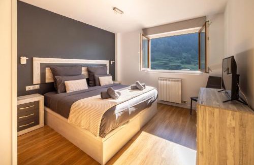 Arinsal Apartment | Terraza con Increibles Vistas Para 6 adultos y 2 extra niño - 3 habitaciones - 2 baños - ARINSAL - FREE PARKING l by BonesVacances