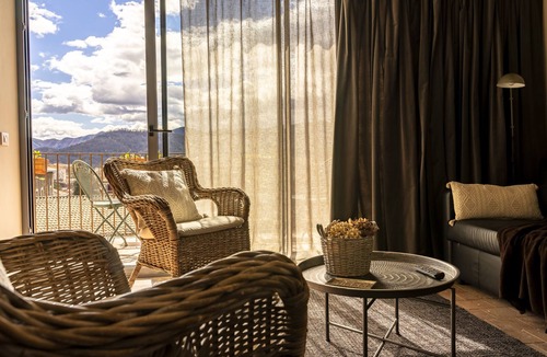 Olot Apartment | Terrissaire terrace and access to indoor swimming