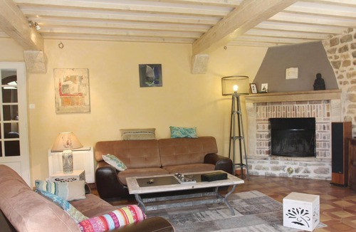 La Begude-de-Mazenc House | The 5,000 m² private property on which this charming stone house is located is partly wooded and ext