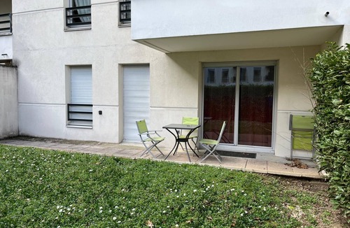 Yves Farge - Le Fleuve Apartment | The Camille avec Jardin at Jean-Macé