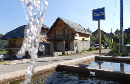 Le Noyer Ski Chalet | The charm of the rustic