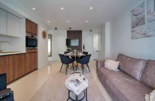 Quartier Exposition-Bajatiere Apartment | The Charming 2