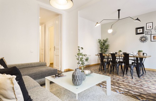 Dreta de l'Eixample Apartment | The Grande II Apartment, for Families only.