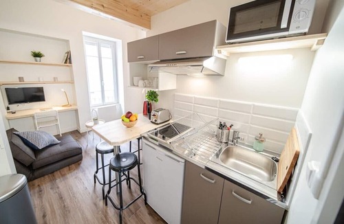 Les Poulettes Apartment | The Gratte-Ciel House - Moscow Apartment - Garden