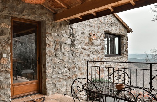 Saint-Laurent-du-Pape Apartment | The Leap of the Wolf