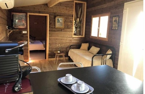 Juzet-d'Izaut Ski Chalet | The little cottage on the road to Santiago de Compostela.