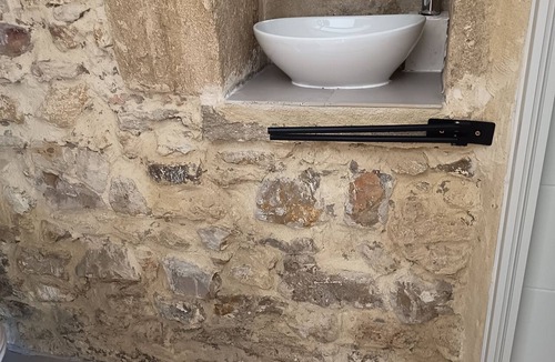 Aramon Bed & Breakfast | The Little Fig Tree Room