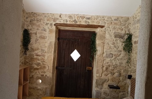 Aramon Bed & Breakfast | The Little Fig Tree Room