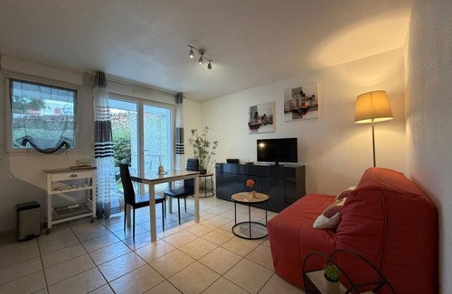 Cambo-les-Bains Apartment | The Mendi Alde Complex - Community Pool