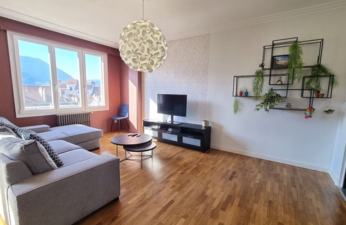 Quartier Chorier-Berriat Apartment | The nice view of the boulevard 🪟 #DX