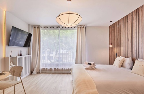 Quartier de la Roquette Apartment | THE Parisian Suite/Center of Paris