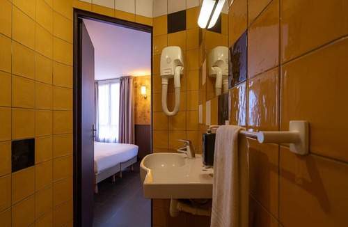 Quartier du Faubourg-Montmartre Hotel | The Walled off Hotel Paris