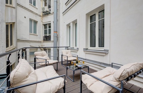 Quartier de la Plaine-de-Monceaux Apartment | TheBlueStay 290 - Apt terrace near Champs-Elysées