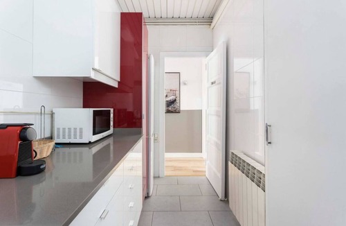 El Camp de l'Arpa del Clot Apartment | This bright designed apartment is the perfect base to discover Barcelona and experience all his charms while staying in a central location. Just 20 mins walking from Sagrada Familia.