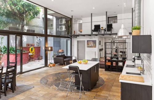 El Raval Apartment | This incredible property is overlooking Barcelona’s most iconic central avenue: Las Ramblas.