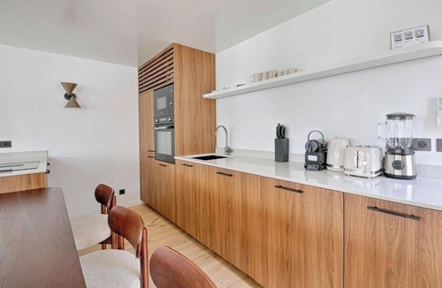 Les Halles Apartment | THOUGHTFULLY DESIGNED WITH CONTEMPORARY ELEGANCE NEXT TO LOUVRE -RUE SAINT DENIS