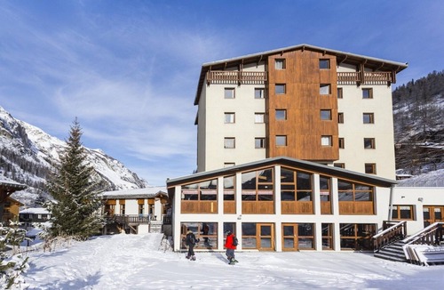 Les Brevieres Apartment | Tignes Stay with Sauna & Pool