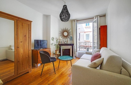 Chaillot Apartment | Tiny House Champs Elysées